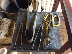 Les outils de l'atelier du verre soufflé de Cyril-John Rousseau